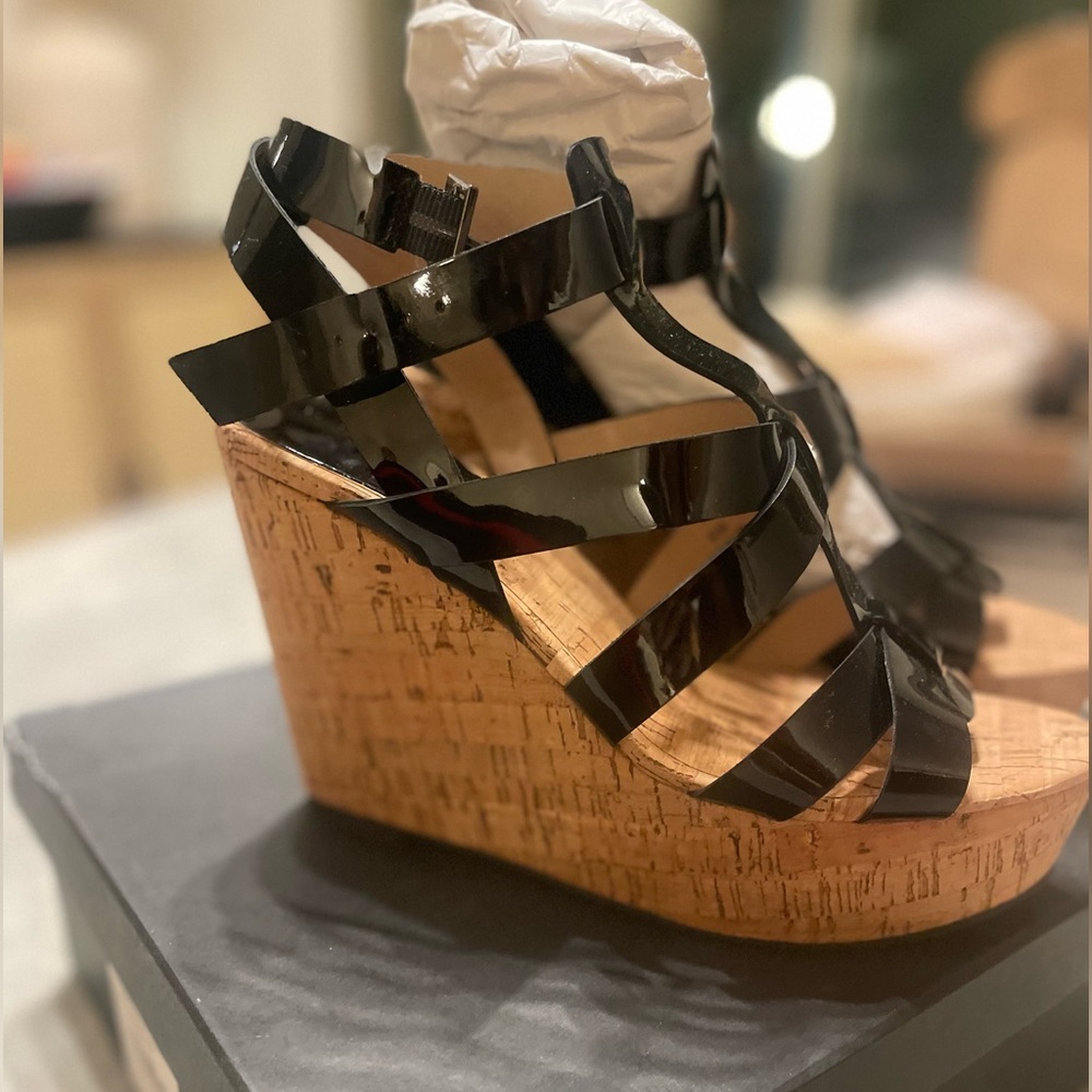 Pelle Moda wedge sandals style RAY JAY , size 8/12 .. never worn still in box